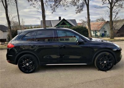 porsche cayenne 16