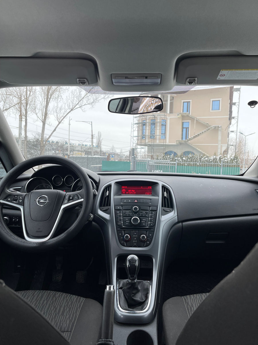 inchirie auto chisinau opel astra